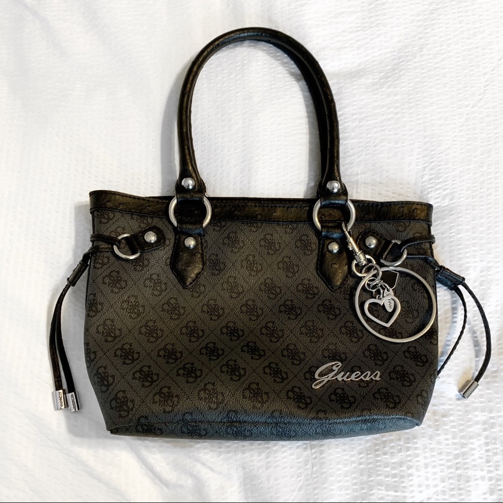 GUESS Purse W/ Charm - Black and Grey Leather 😍😍